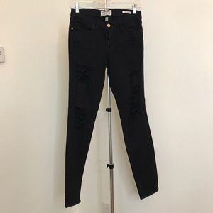 Frame Woman’s Black Distressed Jeans Size 27